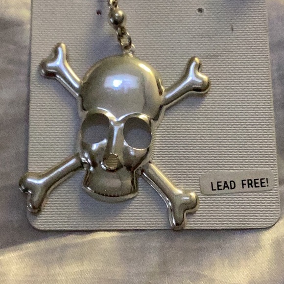 👻NWT Skelton Hanging Pierced Earrings Brand New Closet Must Have 👻 - Picture 5 of 6